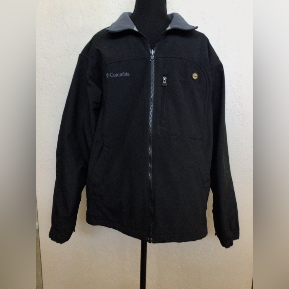 Columbia Men's Black and Gray Performance Jacket